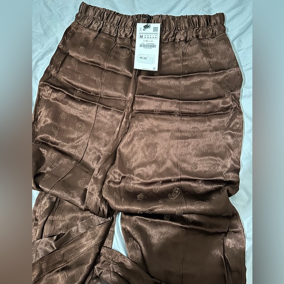 New - Picture 2 of 4